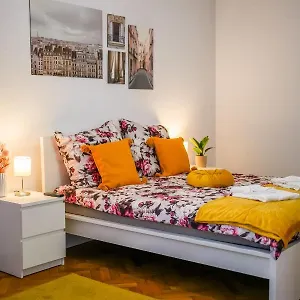Ultracentral Golden Gatehouse 3 Bdrm , Bucarest Romania